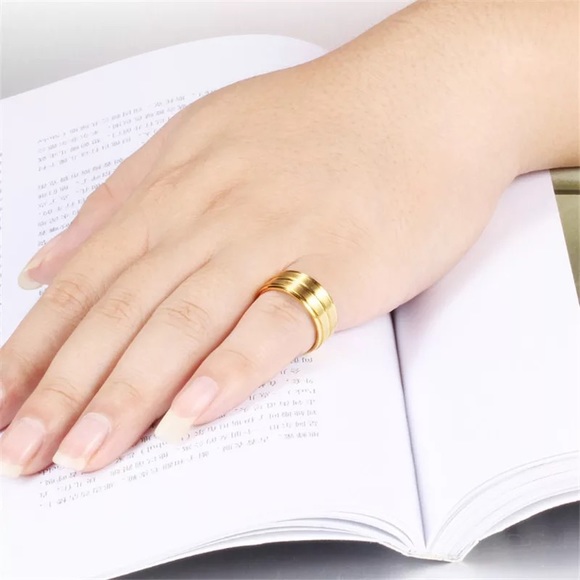 Unisex Stainless Steel Gold Color Ring - Picture 2 of 3